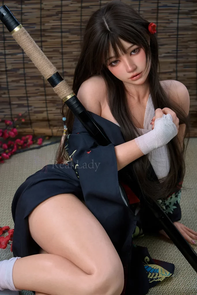 Japanese sex doll 150cm T4 Evie - Dangerous Heiress