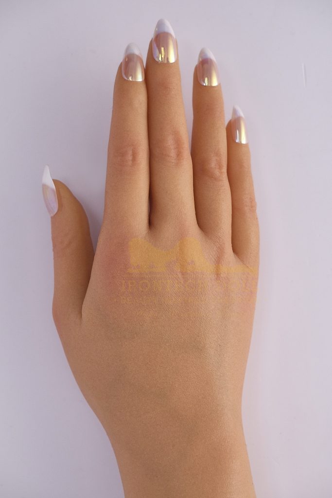 Finger und Zähennägel